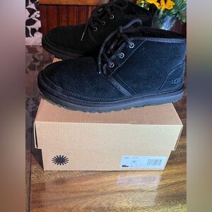 Women’s Size 8 UGG Neumel Black Chukka Boots
